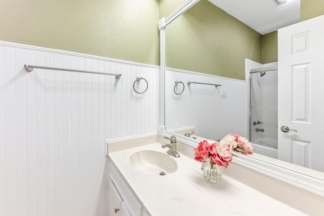 1623 Green Briar Drive, Huntsville, TX 77340