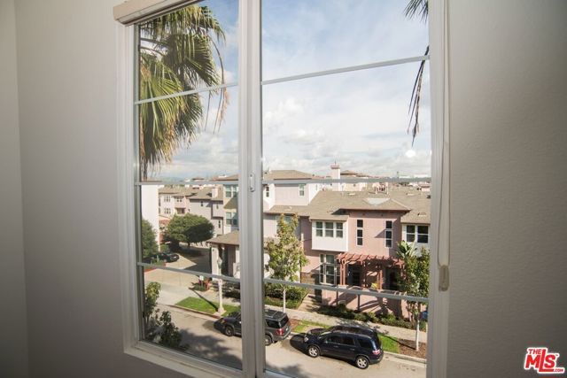 5831 Seawalk Drive 221, Los Angeles, CA 90094