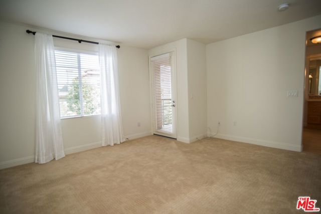 5831 Seawalk Drive 221, Los Angeles, CA 90094