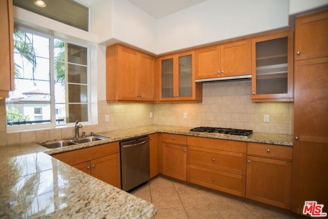 5831 Seawalk Drive 221, Los Angeles, CA 90094