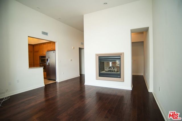 5831 Seawalk Drive 221, Los Angeles, CA 90094