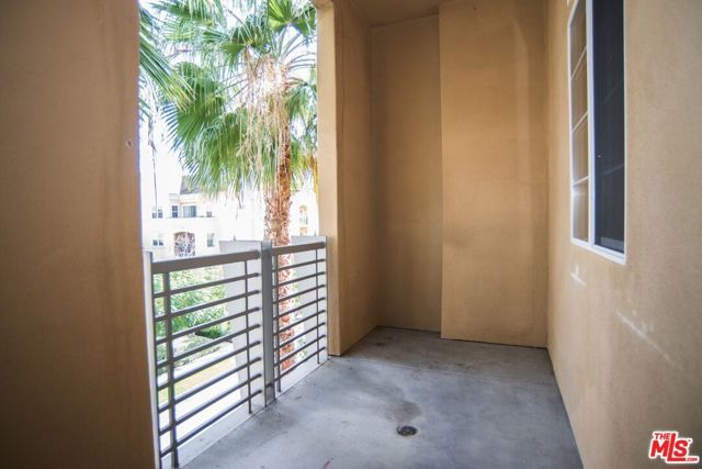 5831 Seawalk Drive 221, Los Angeles, CA 90094