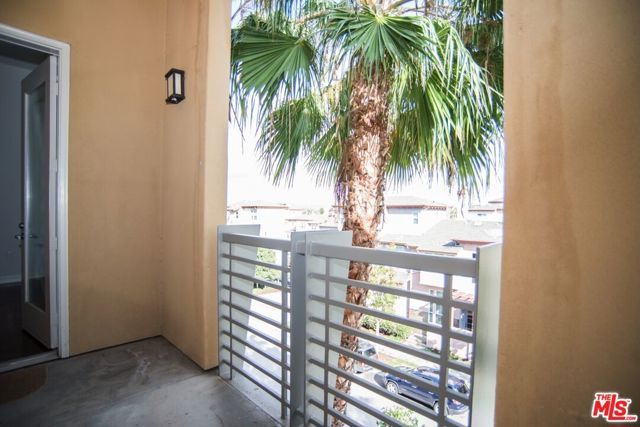 5831 Seawalk Drive 221, Los Angeles, CA 90094