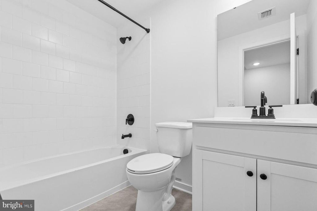 Image 17 of property listing at 15 BUTTERNUT DR #8, Berlin, NJ 08009