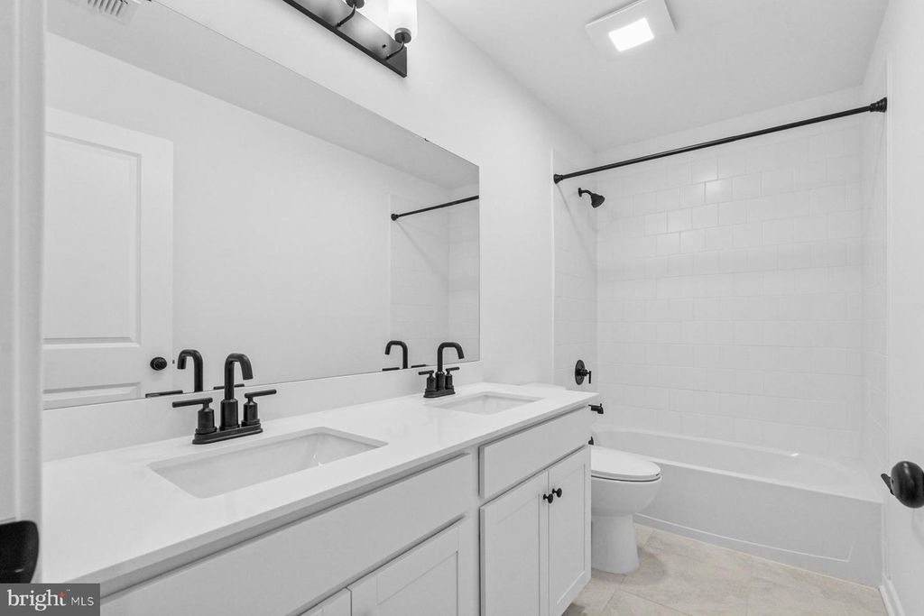 Image 31 of property listing at 15 BUTTERNUT DR #8, Berlin, NJ 08009