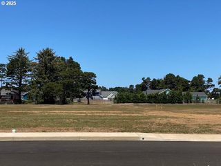6 Bandon Coast Village, Bandon, OR 97411