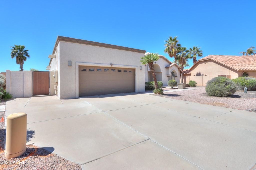 2077 N LAKE SHORE Drive, Casa Grande, AZ 85122 — photo 2