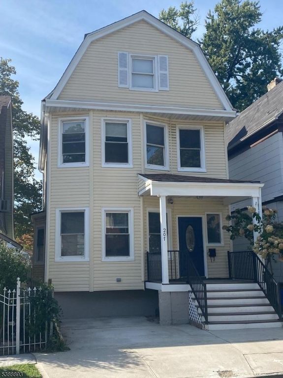 207 Brighton Ave, East Orange City, NJ 07017