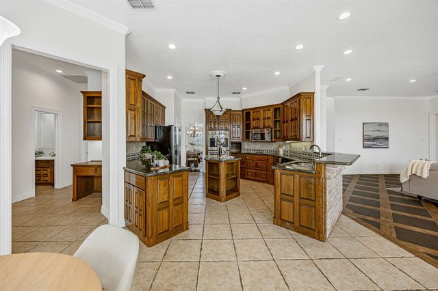 136 Club House Drive, Weatherford, TX 76087