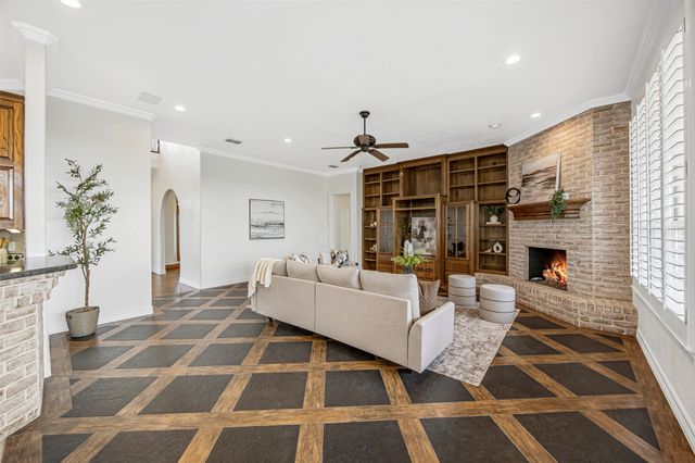 136 Club House Drive, Weatherford, TX 76087