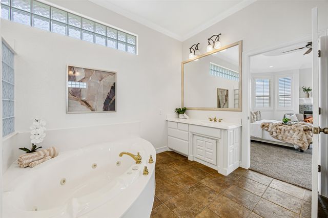 136 Club House Drive, Weatherford, TX 76087