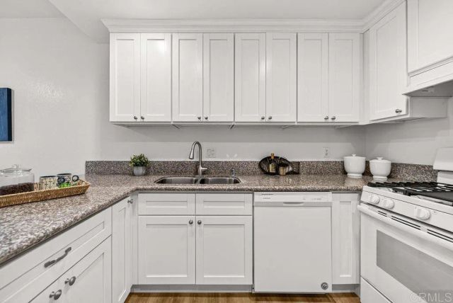 3404 Cameo Drive 2, Oceanside, CA 92056