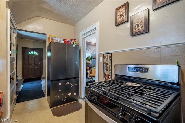 531 Fernwood Drive, Akron, OH 44320