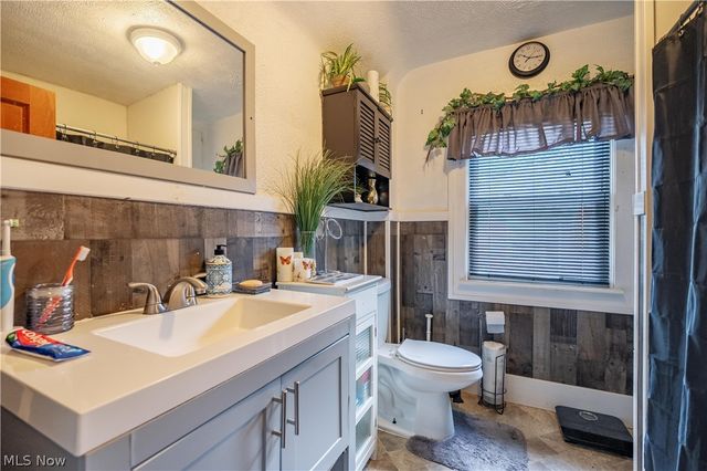 531 Fernwood Drive, Akron, OH 44320