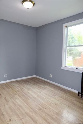 8469 Westminster Avenue, Warren, MI 48089