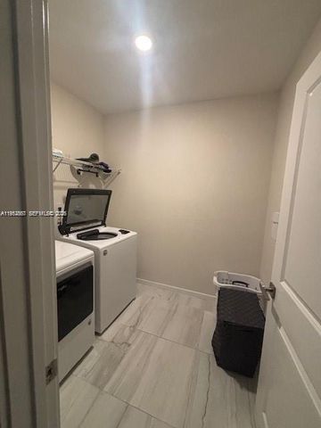 439 NE 6th Pl, Florida City, FL 33034