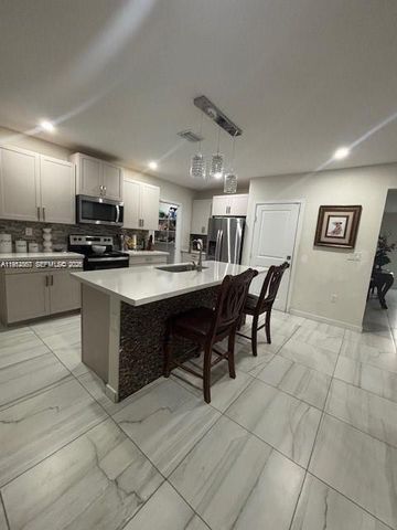 439 NE 6th Pl, Florida City, FL 33034