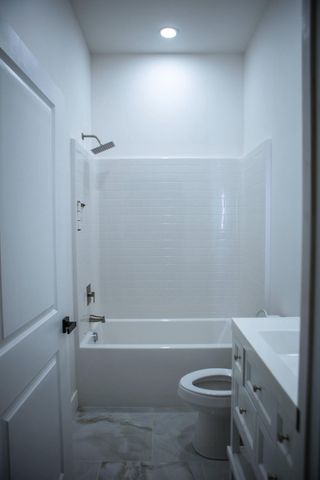 80 Lakeshore Terrace RD, Hardy, VA 24101