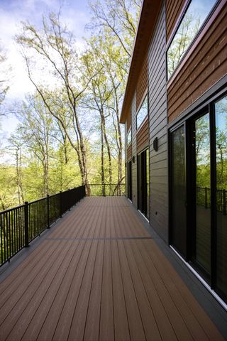 80 Lakeshore Terrace RD, Hardy, VA 24101