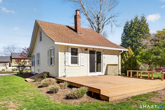 61 Ingham Hill Road, Old Saybrook, CT 06475