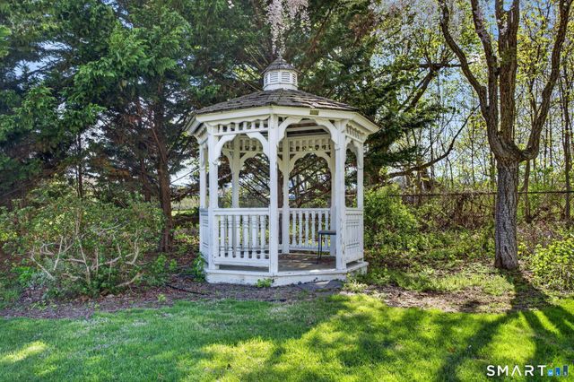 61 Ingham Hill Road, Old Saybrook, CT 06475