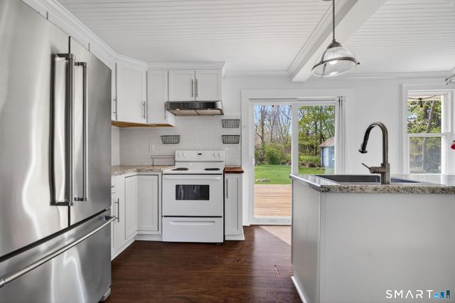 61 Ingham Hill Road, Old Saybrook, CT 06475