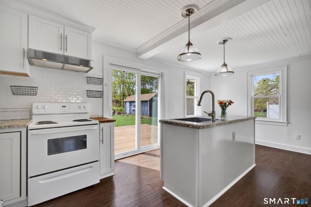 61 Ingham Hill Road, Old Saybrook, CT 06475