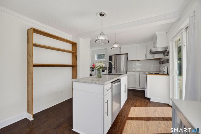 61 Ingham Hill Road, Old Saybrook, CT 06475
