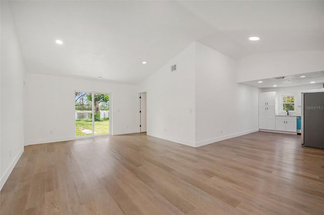 201 RONNIE CIRCLE, Orlando, FL 32811