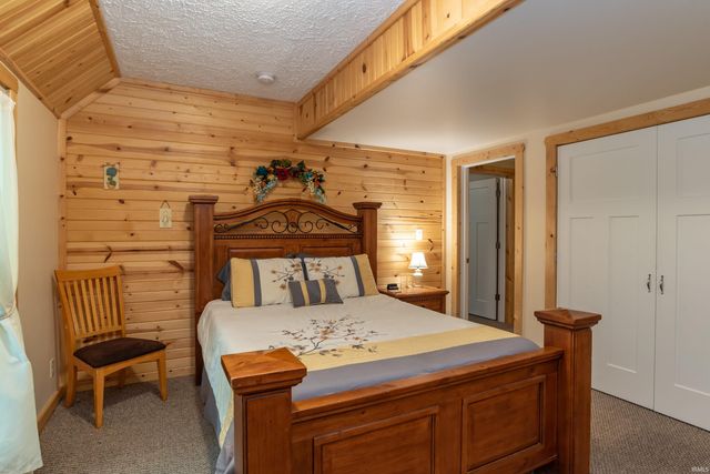 1275 N Sewell Road, Bloomington, IN 47408