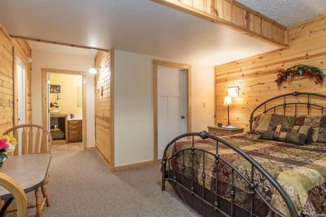 1275 N Sewell Road, Bloomington, IN 47408