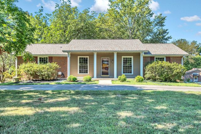 306 Hampshire Ct, Clarksville, TN 37043