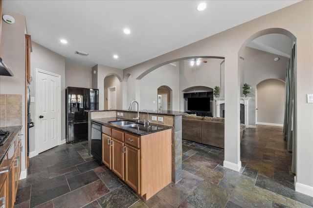 5604 Kingsfield Court, League City, TX 77573