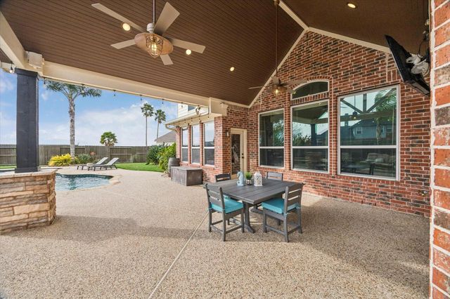 5604 Kingsfield Court, League City, TX 77573