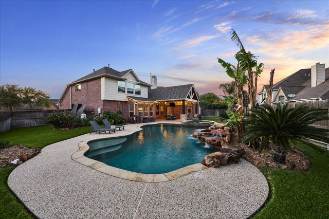 5604 Kingsfield Court, League City, TX 77573