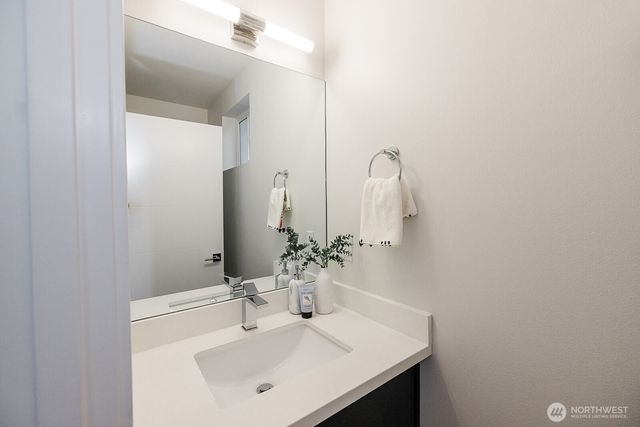 522 N 104th Street, Seattle, WA 98133