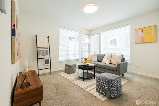 522 N 104th Street, Seattle, WA 98133