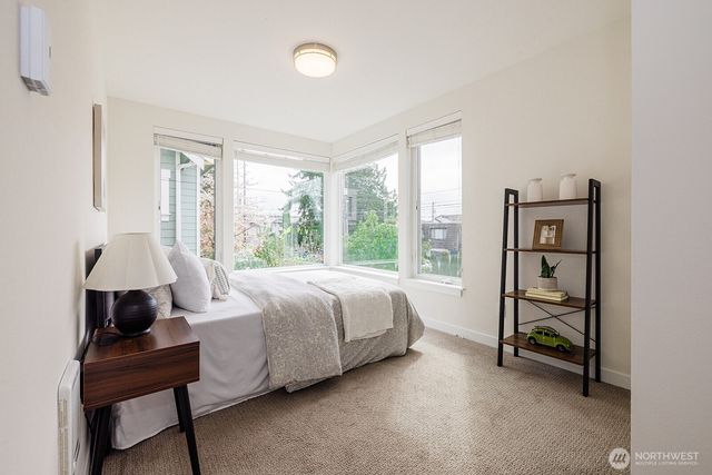 522 N 104th Street, Seattle, WA 98133