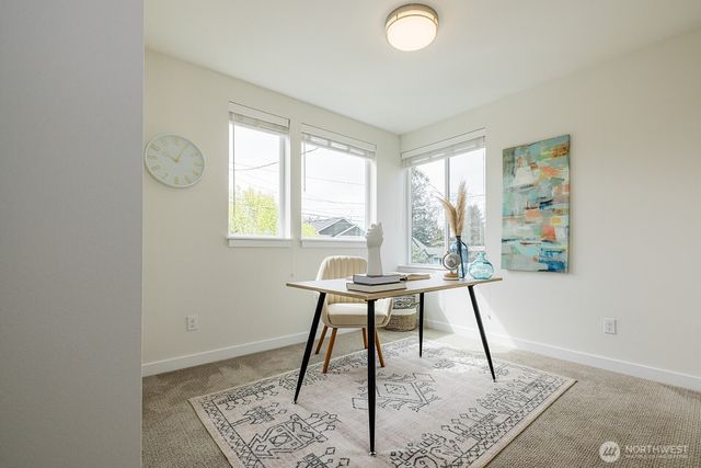 522 N 104th Street, Seattle, WA 98133