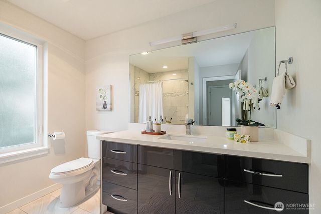 522 N 104th Street, Seattle, WA 98133