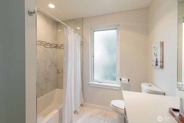 522 N 104th Street, Seattle, WA 98133