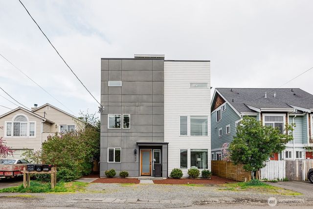 522 N 104th Street, Seattle, WA 98133