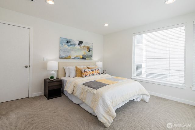 522 N 104th Street, Seattle, WA 98133