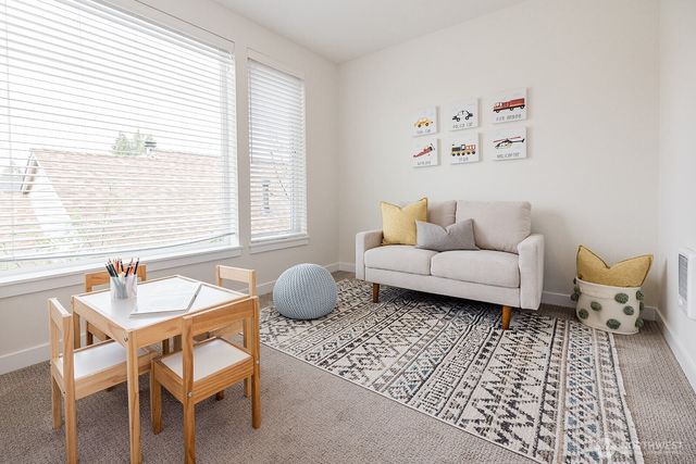 522 N 104th Street, Seattle, WA 98133