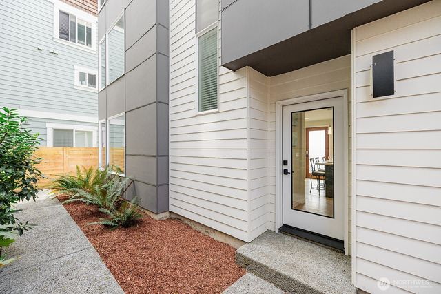 522 N 104th Street, Seattle, WA 98133