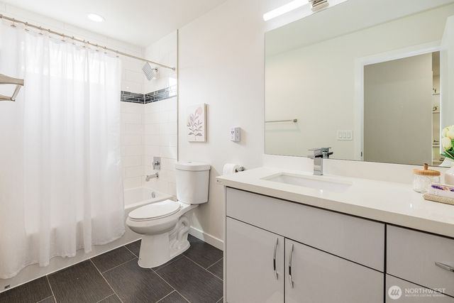 522 N 104th Street, Seattle, WA 98133