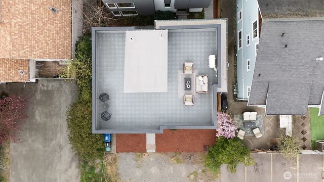 522 N 104th Street, Seattle, WA 98133