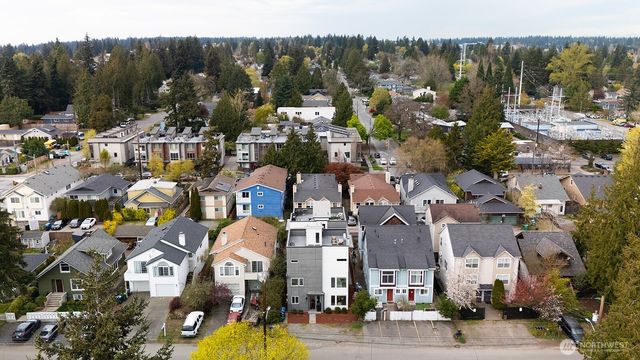 522 N 104th Street, Seattle, WA 98133