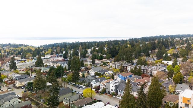 522 N 104th Street, Seattle, WA 98133