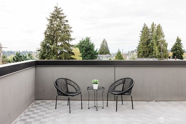 522 N 104th Street, Seattle, WA 98133